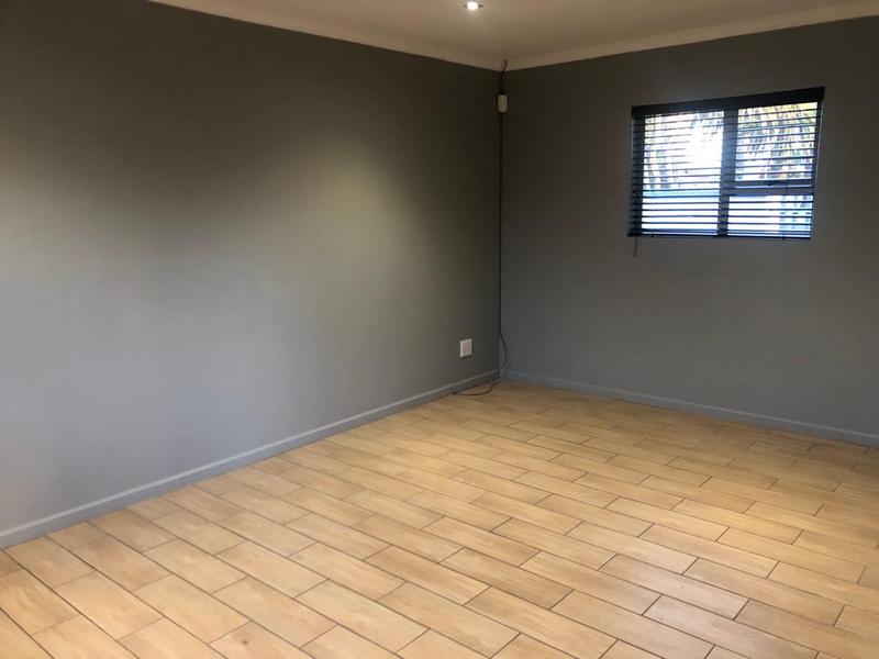 5 Bedroom Property for Sale in Thornton Western Cape